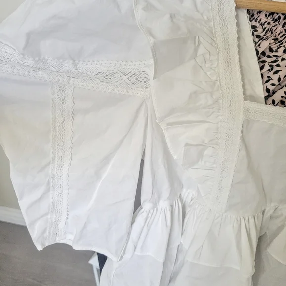 By The River White Blouse - Picture 2 of 5